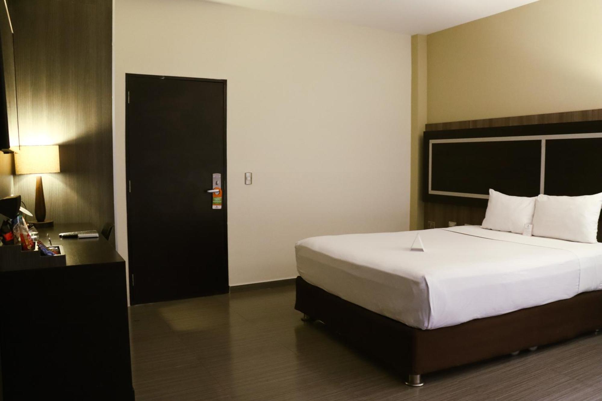 Rado Hotel - Santa Maria Трухильо Екстериор снимка
